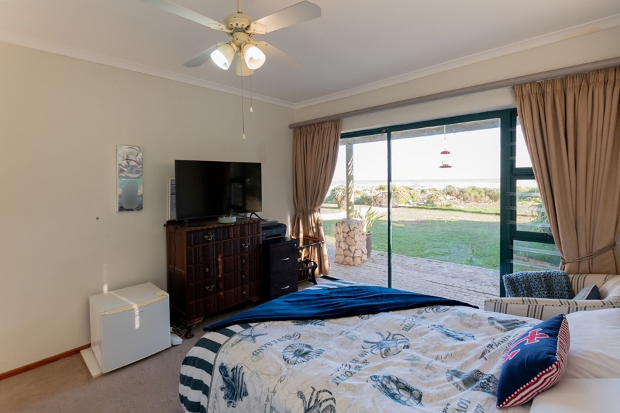 5 Bedroom Property for Sale in Duyker Eiland Western Cape